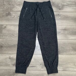 Athleta Camden Printed High Rise Gray Joggers Casual Travel Size 6